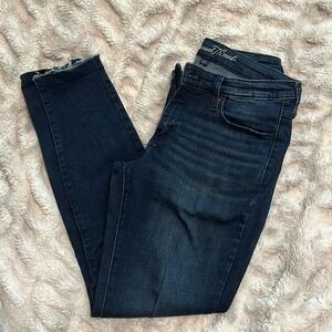 Universal Thread Womens Dark Wash Distressed Skinny Jeans Raw Hem Size‎ 6/28R